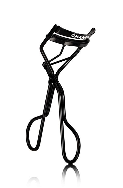 chanel eyelash curler buy.